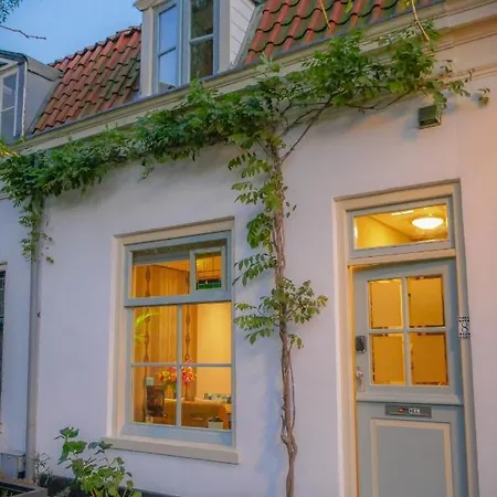 Dom wakacyjny Charming House In Historic Haarlem